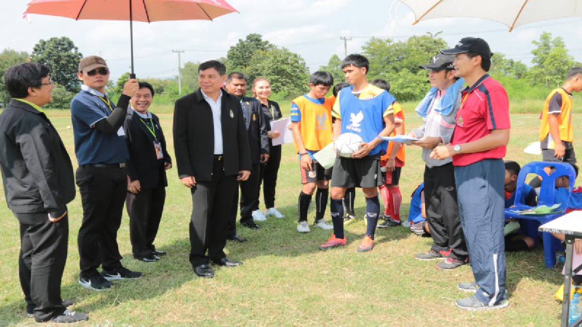 ชัยภูมิ!! ที่ปรึกษารมช.ศธ ลงพื้นที่ติดตามคัดเข้ม ห้องเรียนกีฬา(Sport Program) ฟุตบอล-บาสเก็ตบอล รร.กาญจนาภิเษกวิทยาลัย ชัยภูมิ (มีคลิป)