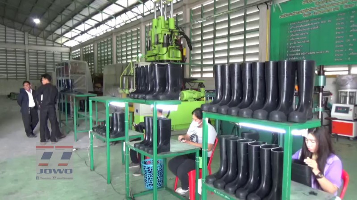 รองนายกรัฐมนตรี สั่งหน่วยงานภาครัฐช่วยเหลือเกษตรที่พืชผลทางเกษตรตกต่ำ เตรียมแผนพัฒนาท่าอากาศยานตรังถึง 10 โครงการ (มีคลิป)