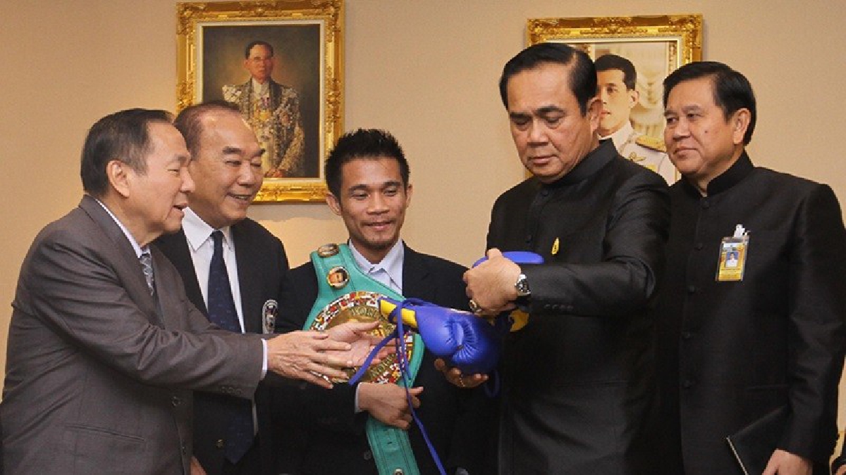 บิ๊กตู่แอบปล่อยหมัดใส่ศรีสะเกษ เตือน!อย่าละเลยเรื่องการศึกษา