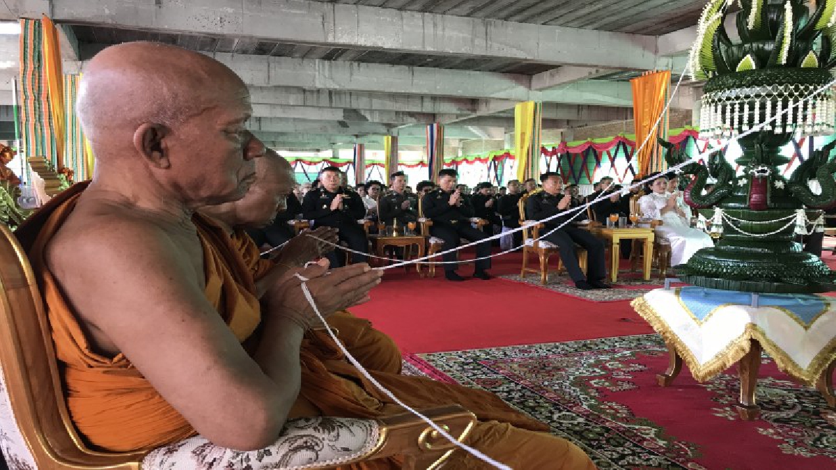 ศิษย์เอก!! รองแม่ทัพภาค 2 นำทหาร และเหล่าศิษยานุศิษย์ทั่วประเทศ ร่วมสวดเจริญอายุวัฒนมงคล ถวายแด่ พระธรรมโมลี ที่ปรึกษาเจ้าคณะภาค 11