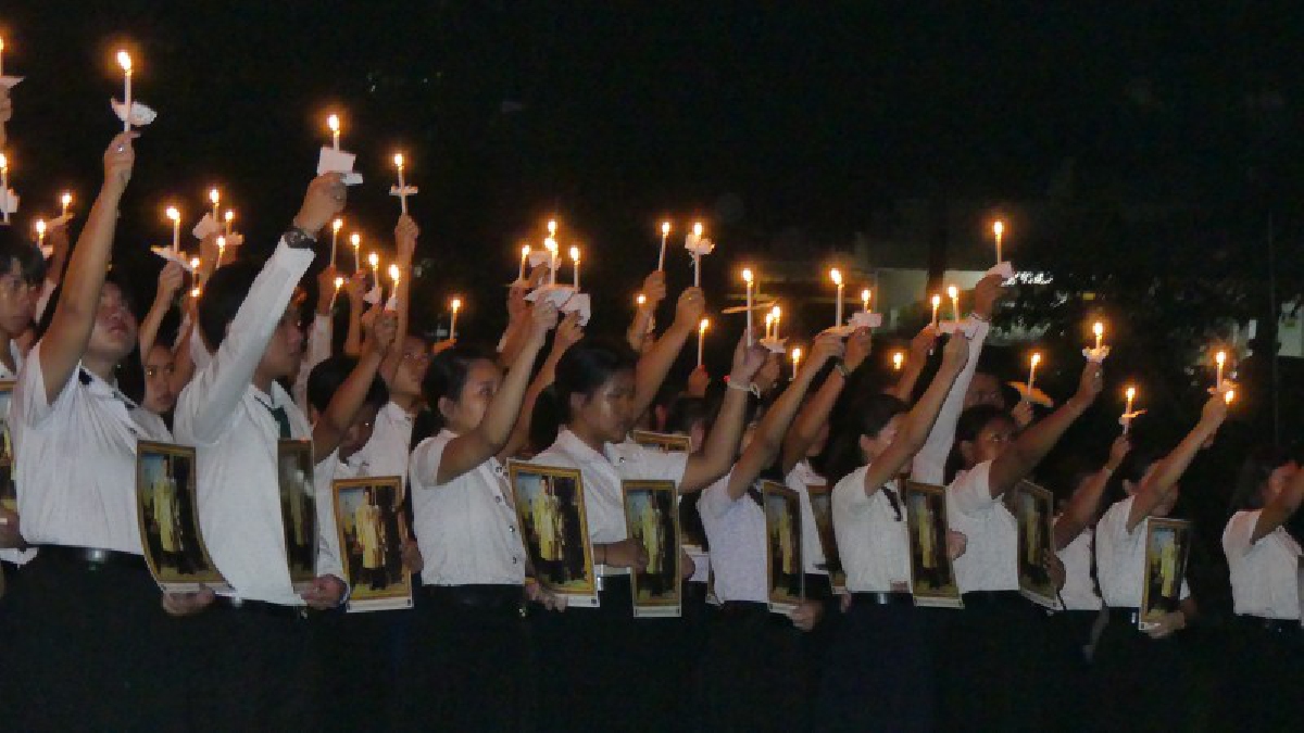 ปทุมธานี พสกนิกรน้อมรำลึกพระมหากรุณาธิคุณในหลวงรัชกาลที่ 9 เสด็จสวรรคตครบ 335 วัน