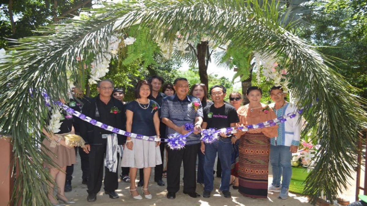 สุพรรณบุรี!! เปิดบ้านหมอนไทยธรรมวิสาหกิจ ชุมชนท้องถิ่นผลิต "หมอนยางพารา" เพื่อนำเสนอผลิตภัณฑ์สินค้าชุมชนเพื่อการท่องเที่ยว!?
