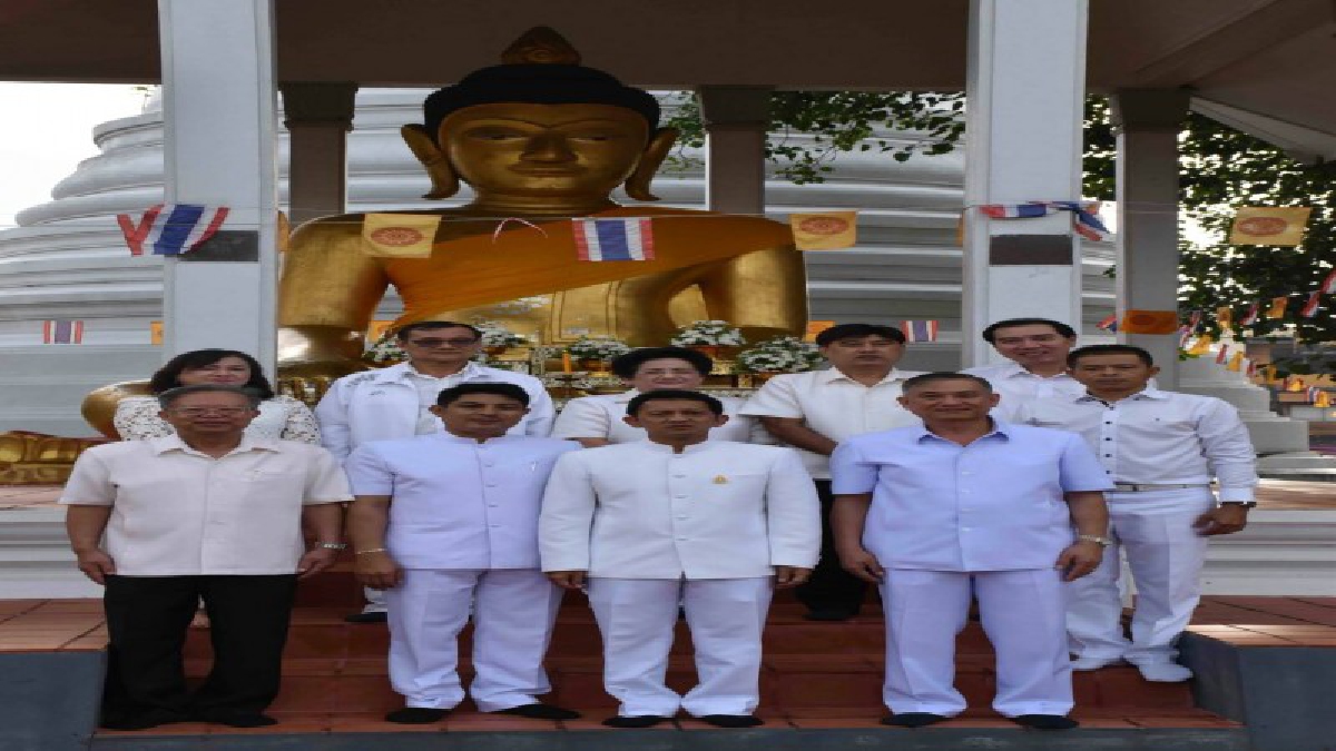 เริ่มแล้ว!! ประเพณีบุญสารทเดือนสิบ และงานกาชาดจังหวัดนครศรีธรรมราช ประจำปี 2560 จัดพิธีสักการะ และห่มผ้าพระประธาน ณ พระเจดีย์ยักษ์