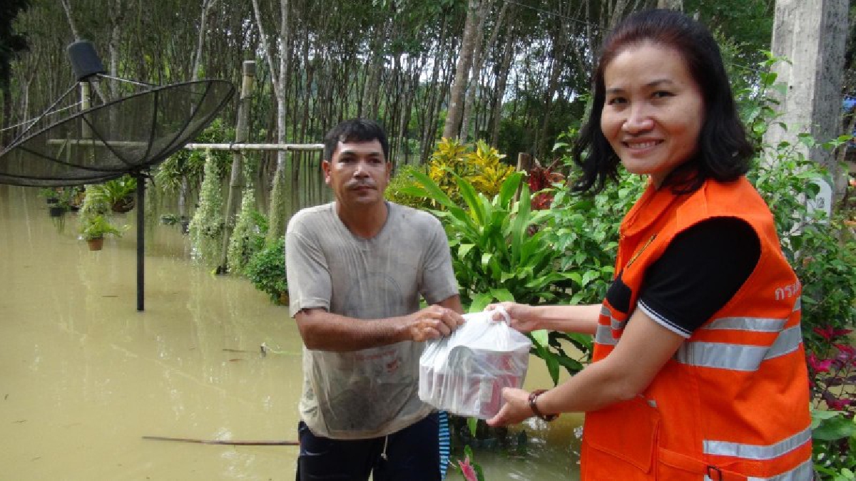 สตูล วัด โรงเรียนยังจมน้ำ บ้านเรือนน้ำท่วมหลายจุด … สรุปเดือดร้อน 3 อำเภอ 7 ตำบล 39 หมู่บ้าน 787 ครัวเรือน 2,120 คน