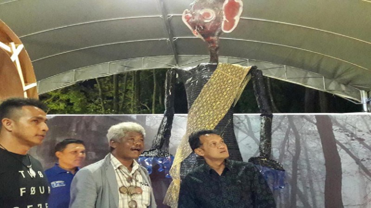 ผู้ว่าฯตะลึงฝูงเปรตเดือนสิบเมืองคอน!!! พ่อเมืองรุดเยี่ยมนิทรรศการหุ่นเปรต-ลานตะเกียงเคียงดิน-เตรียมปล่อยขบวนพาเหรดเปรตยิ่งใหญ่