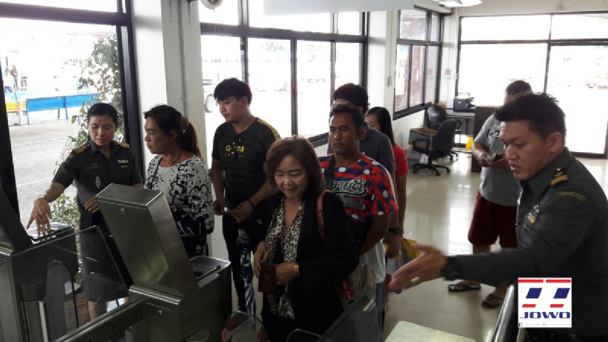 ทางด่วนโล่ง สะดวก!!ด่านพรมแดนสะพานมิตรภาพไทย-ลาว แห่งที่ 1 ยกเลิกการกรอกใบ ตม.6 เข้าออกประเทศ นทท.ไทยยิ้มร่า