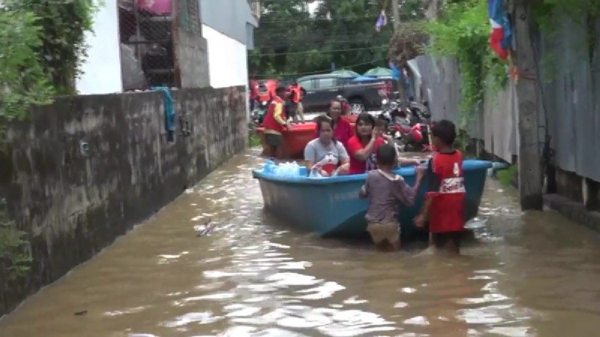 ชัยภูมิอ่วม!!น้ำเขื่อนลำปะทาวทะลัก ท่วมย่านเศรษฐกิจในตัวเมืองกว่า 200 หลัง(ชมคลิป)