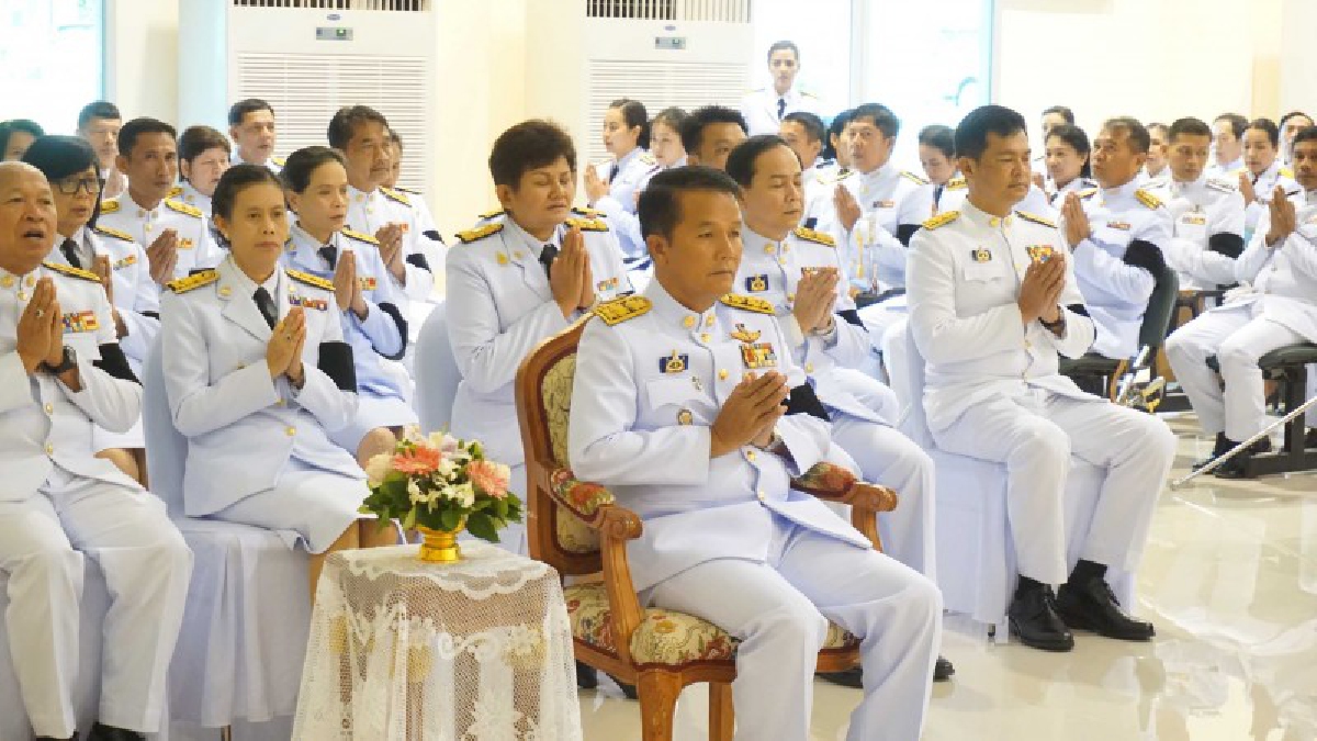 ชุมพร ร่วมพลังอธิษฐานจิตอัญเชิญดอกไม้จันทน์จากชุมพร (ชมคลิป)