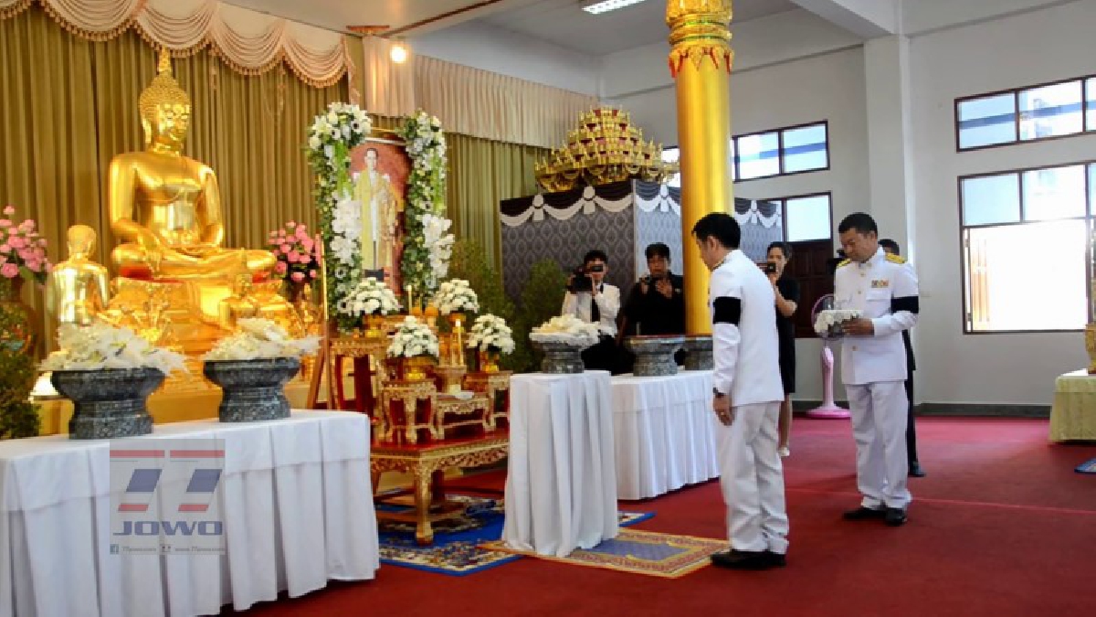 จังหวัดตรัง จัดพิธีอัญเชิญดอกไม้จันทน์ โดยตัวแทนของจังหวัดและอำเภอ