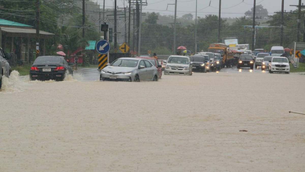 สตูลวิกฤต!! น้ำทะเลหนุน ฝนตกซ้ำ 7 อำเภอ 26 ตำบล เตรียมประกาศพื้นที่ภัยพิบัติ ปชช.เร่งอพยพพาลูกหลานหนีน้ำโกลาหล (คลิป)