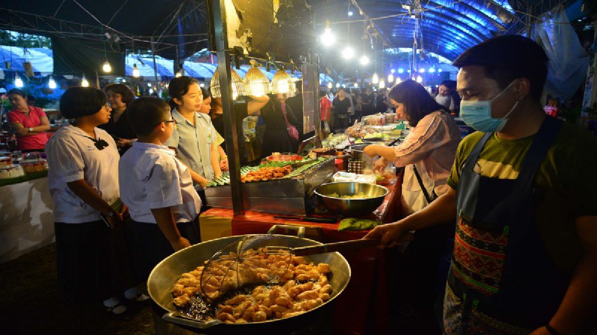 ระนองจัดงานตลาดนัดชุมชน ไทยช่วยไทย คนไทยยิ้มได้ ต้นแบบ ยกระดับมาตรฐานของตลาดนัดชุมชน