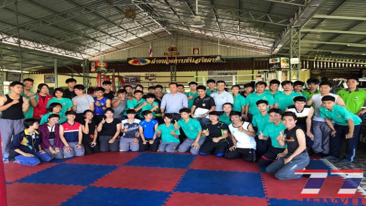 ค่ายมวย “ดาบรันสารคาม” แหล่งเรียนรู้มวยไทยมาตรฐาน แห่งใหม่มหาสารคามและภาคอีสาน นักเรียน นิสิต นักศึกษาให้ความสนใจจำนวนมาก (มีคลิป)