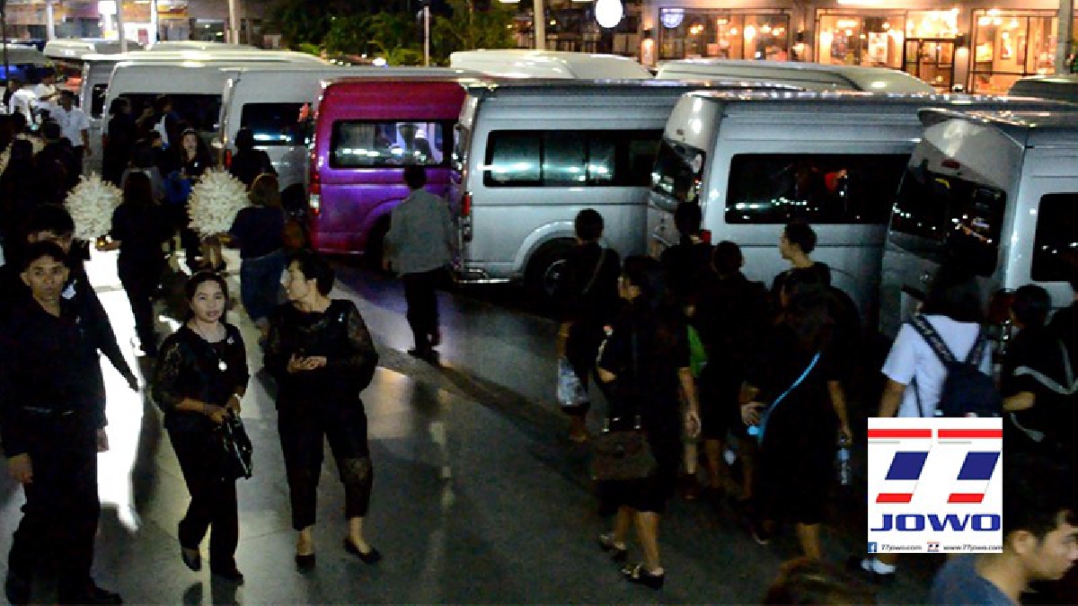 รวมพลังรถตู้โคราชกว่า100 คันพาชาวบ้านกว่า 1300 คน เข้าเฝ้าฯ กราบพระบรมศพในหลวง ร.9 โดยไม่คิดค่าใช้จ่าย เพื่อถวายเป็นพระราชกุศล