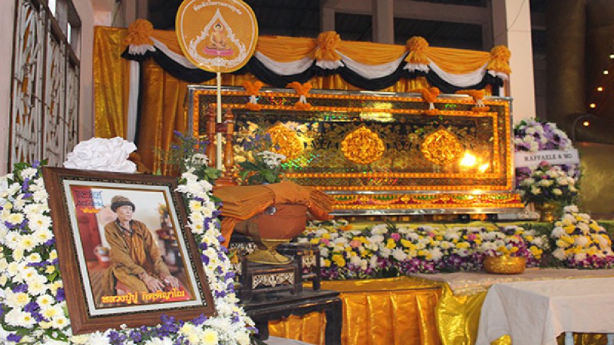 เค้นหาความจริง!? ตร.เค้นหนัก ผู้ต้องสงสัยคดีฆาตกรรมพระเกจิดัง พร้อมกักตัวนานหลายชั่วโมง เพื่อส่งพิสูจน์ดีเอ็นเอ!?