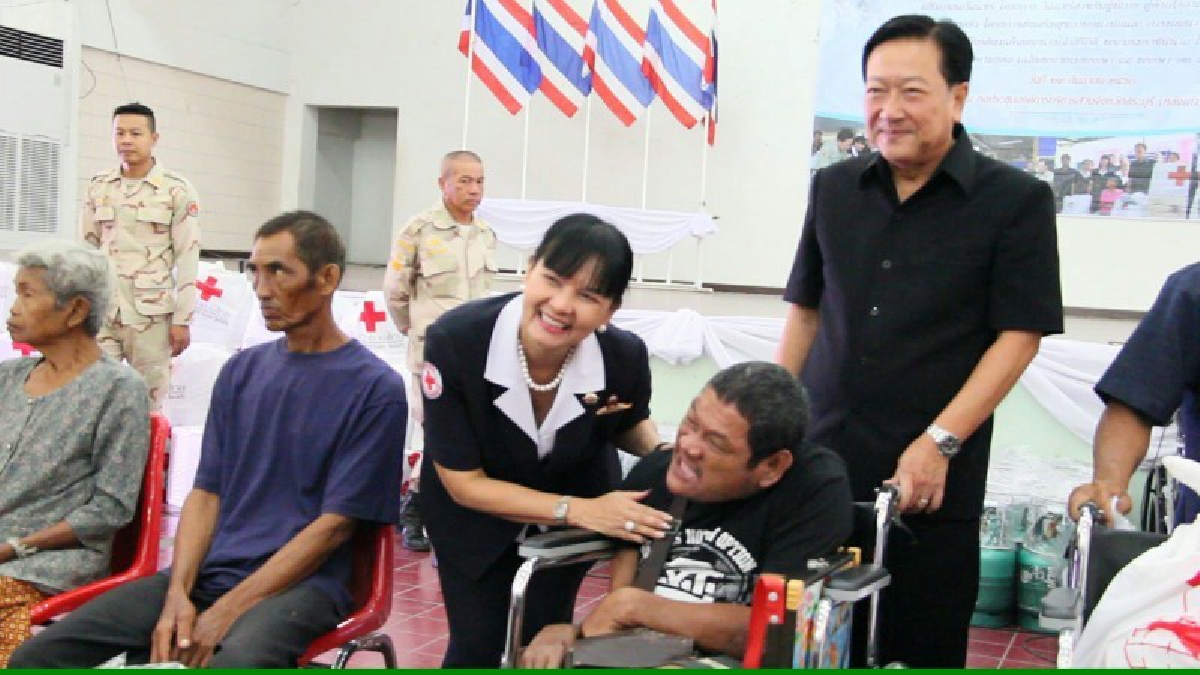 สระบุรีมอบรถวีลแชร์และชุดเครื่องครัวสำหรับผู้พิการ ผู้ด้อยโอกาสและขาดแคลน เฉลิมพระเกียรติ