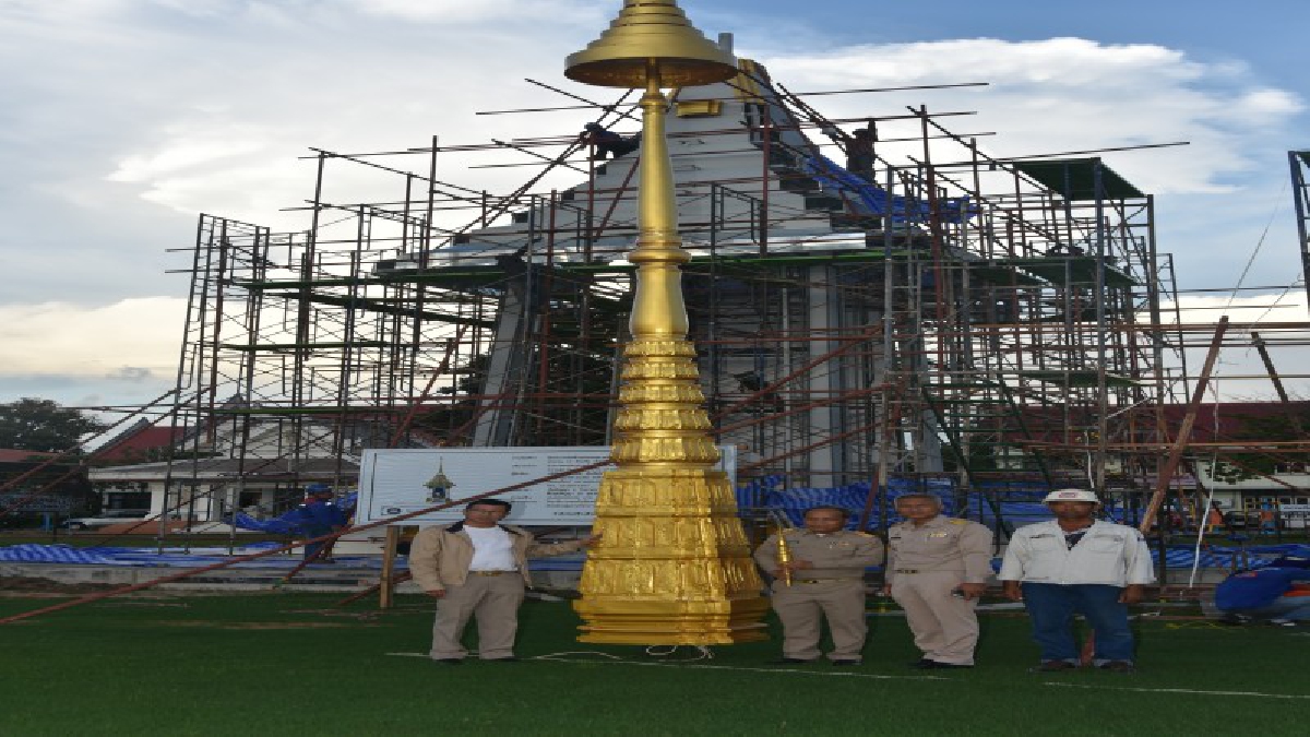 เร่งมือสร้าง!! การก่อสร้างพระเมรุมาศจำลองที่ศรีสะเกษ ตอนนี้ความคืบหน้ามากกว่าร้อยละ 50!!