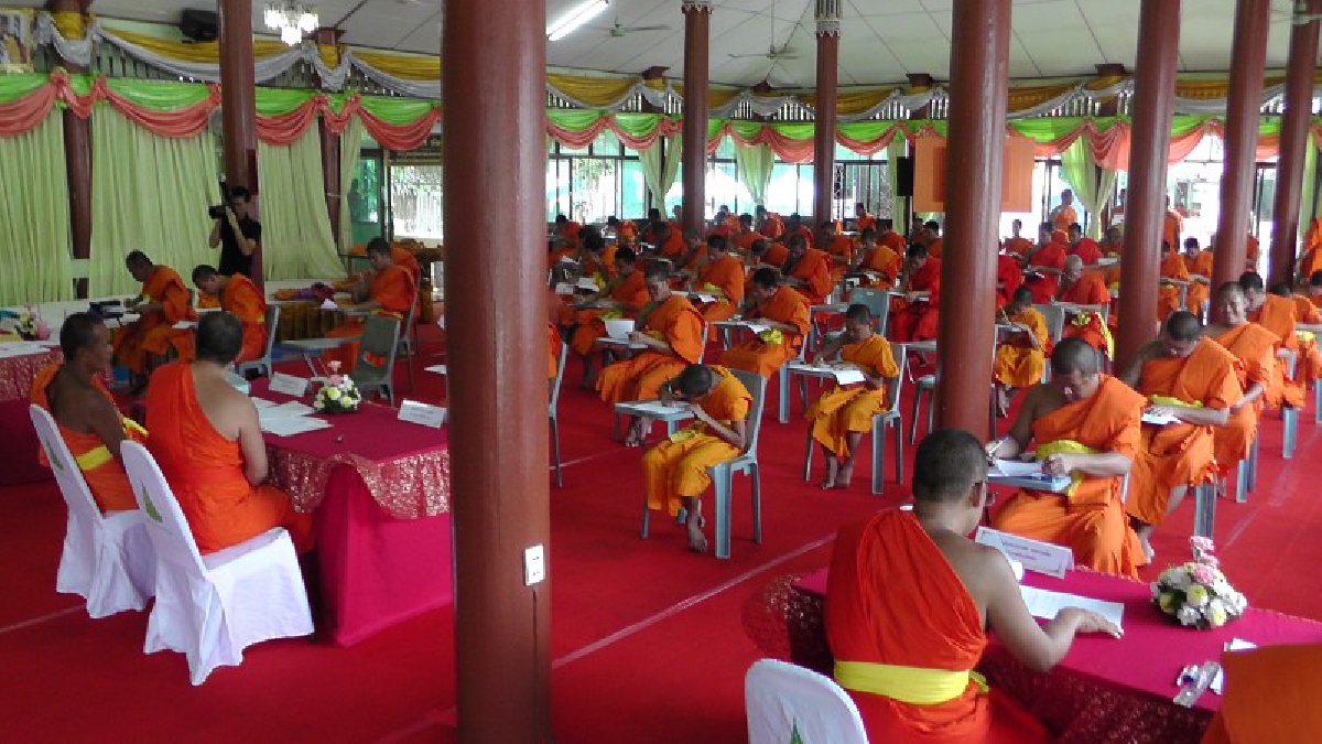 นครนายก!! คณะสงฆ์อำเภอเมืองนครนายก ภาค 12 จัดสอบธรรมสนามหลวง นักธรรมชั้นตรี ประจำปีพุทธศักราช 2560 (มีคลิป)