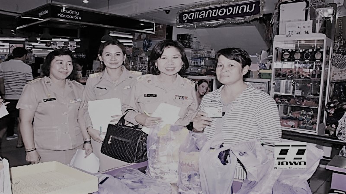 ผู้มีรายได้น้อย ระยอง แห่ใช้บัตรสวัสดิการ แน่นร้าน แต่ยังมีร้านค้าที่ติดเครื่อง EDC น้อย ปชช.ต้องเดินทางไกล