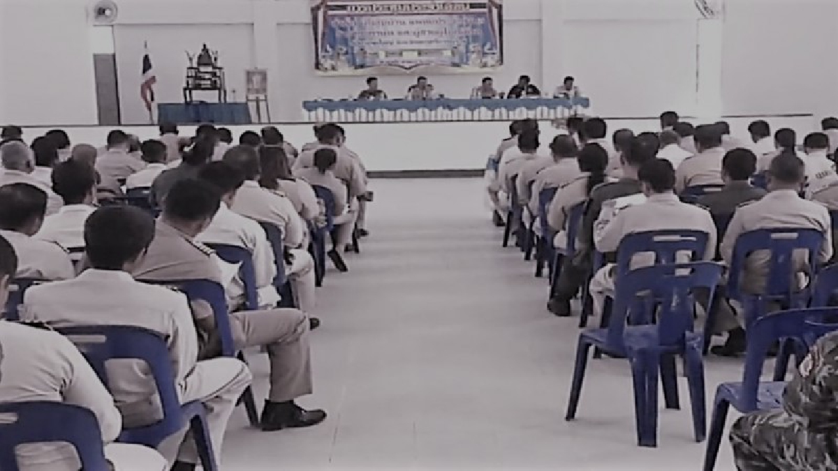 เมืองคอนประชุมเตรียมความพร้อมพิธีถวายดอกไม้จันทน์ของประชาชนในส่วนภูมิภาค (คลิป)