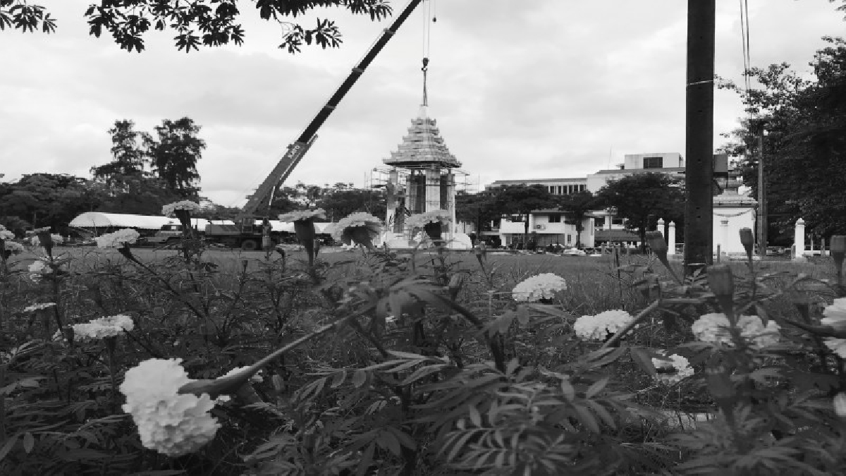งานก่อสร้างพระเมรุมาศจำลองของจ.สุรินทร์ คืบหน้า 80 % งานพระราชพิธีถวายพระเพลิงพระบรมศพ ร.9 ที่จะมีขึ้นพร้อมกันทั่วประเทศในวันที่ 26 ต.ค.นี้