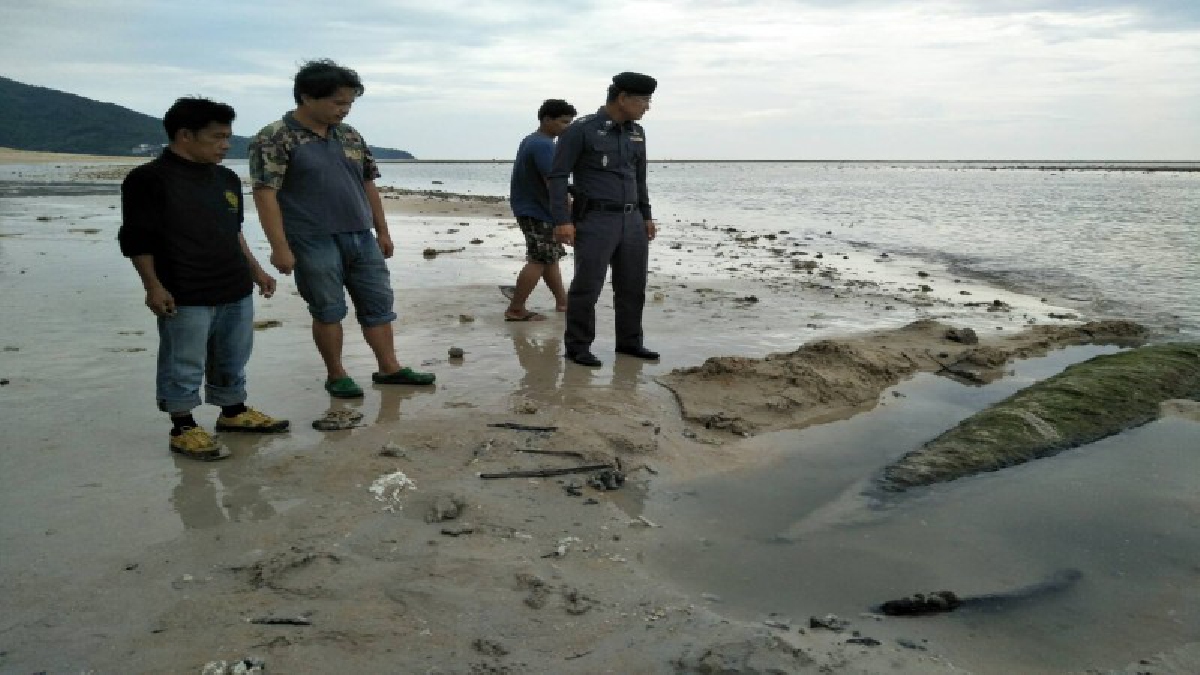 น้ำลด..ชาวประมงพบวัตถุคล้ายทุ่นระเบิดโผล่หาดในยาง จนท.รุดคุมเข้ม ประสานผู้เชียวชาญเข้าตรวจสอบด่วน