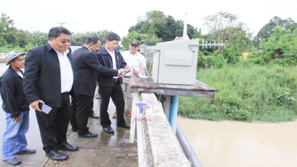 ผู้ว่าฯระยอง ลงพื้นที่ตรวจสอบปริมาณน้ำ ในคลองกะเฉด ต.ทับมา อ.เมืองระยอง กำชับเฝ้าระวังน้ำท่วม (มีคลิป)