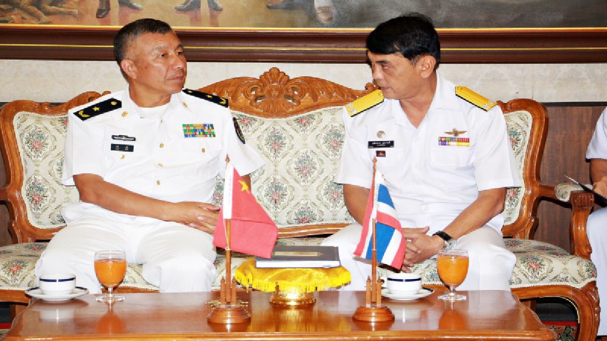 ผบ.หมู่เรือเฉพาะกิจจีนเยี่ยมคำนับฐานทัพเรือสัตหีบก่อนฝึกผสม PASSEX (ดูคลิป)