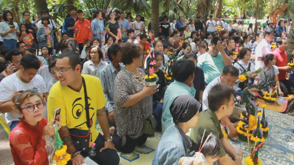 มากันเนืองแน่น!! ปชช.และนทท. เดินทางมาไหว้ ขอพรปู่ศรีสุทโธ ที่คำชะโนด คึกคักก่อนที่จะเดินทาง ไปชมบั้งไฟพญานาคที่ จ.หนองคาย (คลิป)