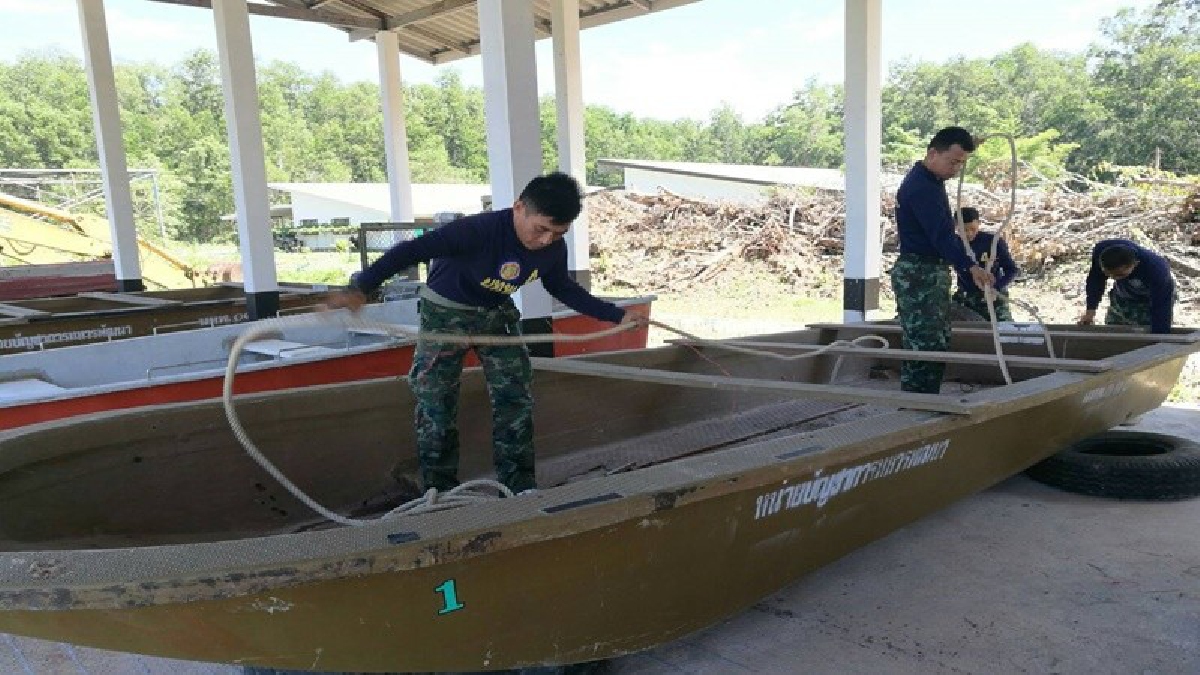 ทหาร นพค.46 เตรียมความพร้อมเต็มร้อยช่วยเหลือประชาชน รับมือกับมรสุมลูกใหม่ที่กำลังจะมาถึง ตามที่กรมอุตุมีการแจ้งเตือน (มีคลิป)