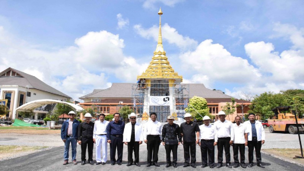 คืบหน้าก่อสร้างพระเมรุมาศจำลอง!! การก่อสร้างพระเมรุมาศจำลองจังหวัดนครศรีธรรมราช มีความคืบหน้าแล้ว 95 เปอร์เซ็นต์ (คลิป)
