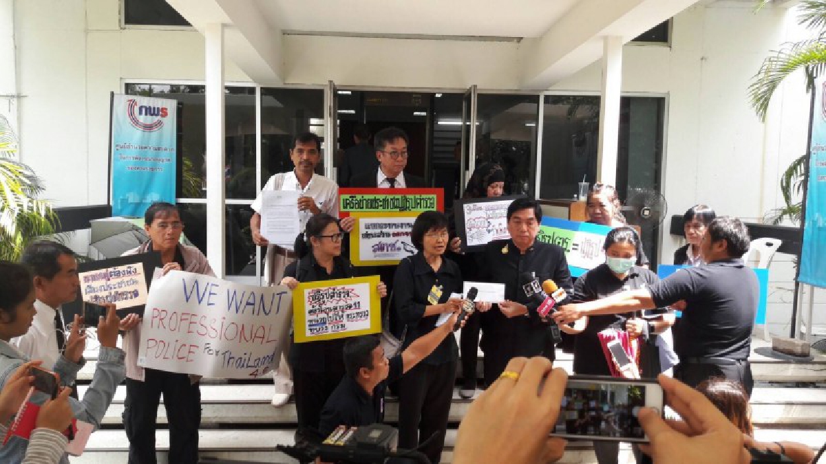ผู้ประสานงานฯยื่นหนังสือต่อนายกรัฐมนตรีแสดงความรับผิดชอบเรื่องการปฏิรูปตร. พร้อมสรุปแนวทางการปฏิรูปโดยที่ยังรับฟังปชช.ไม่ทั่วถึงและรอบด้าน