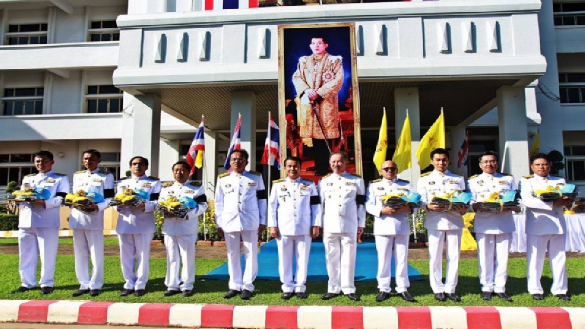จิตอาสาเฉพาะกิจ..!! ชุมพร จัดพิธีมอบสิ่งของพระราชทาน โครงการจิตอาสาเฉพาะกิจ "เราทำความดี ด้วยหัวใจ" (มีคลิป)