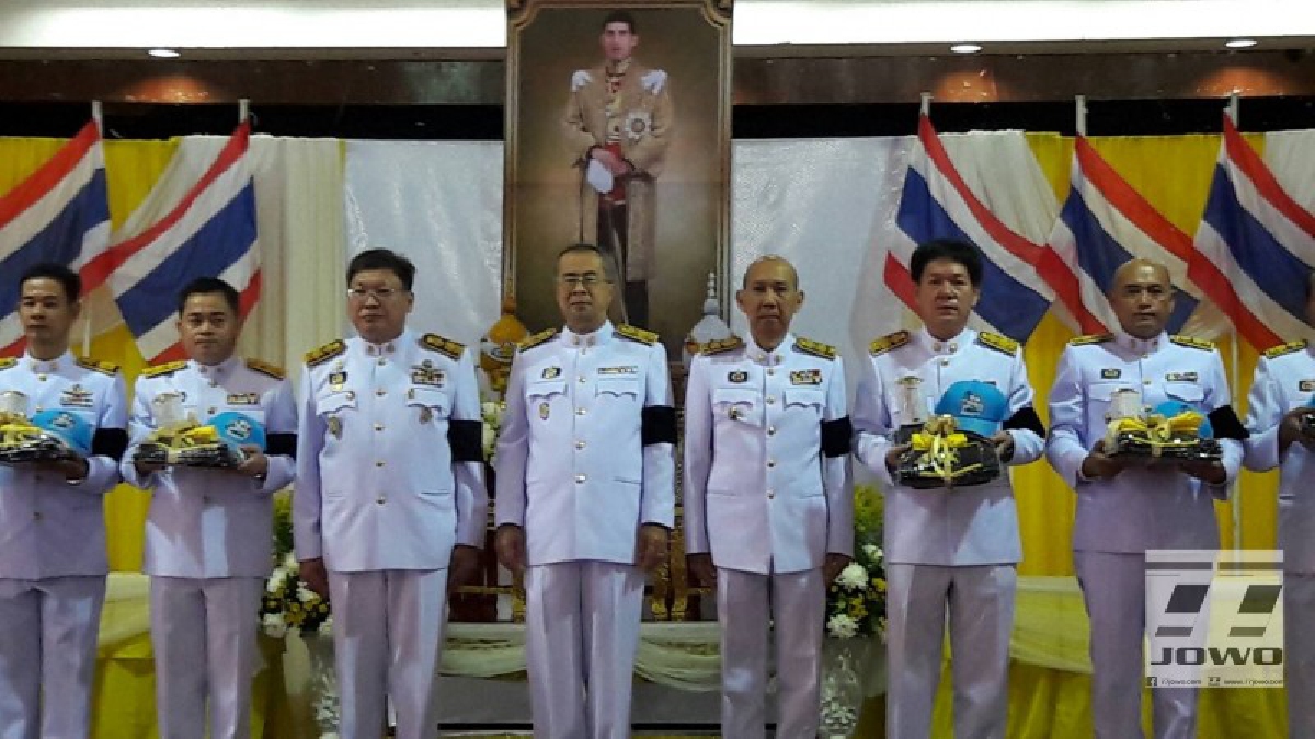 สุรินทร์จัดพิธีมอบสิ่งของพระราชทานโครงการจิตอาสาเฉพาะกิจ เพื่อนำไปมอบให้จิตอาสาเฉพาะกิจให้แก่ประชาชนทั้ง 17 อำเภอ (ดูคลิป)