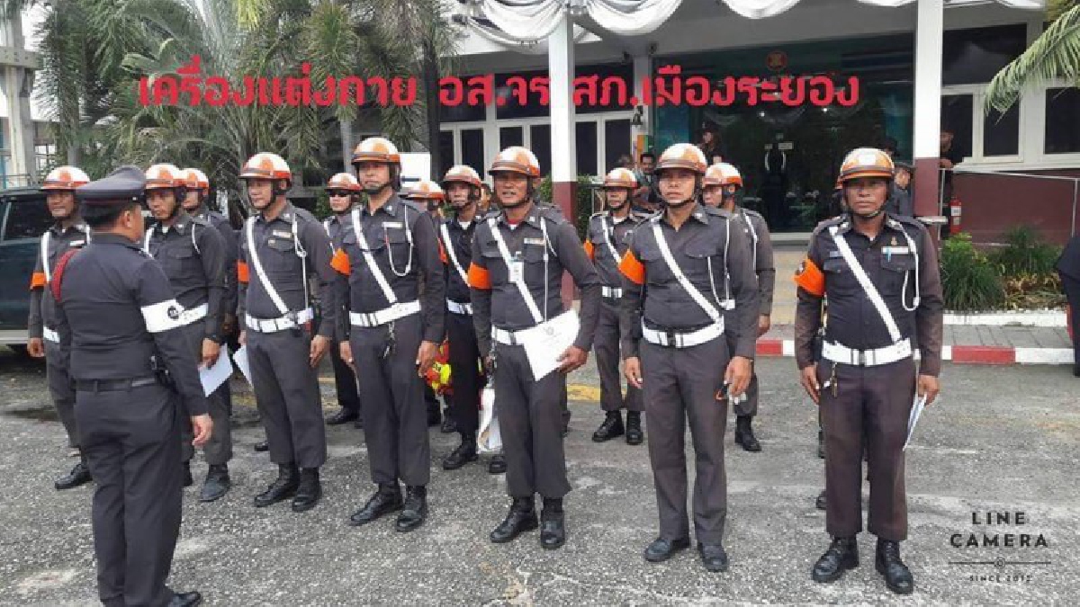 มันโดนใจประชาชน..!! สภ.เมืองระยองประกาศชัดเจน แจ่มแจ้งแบบนี้นะ เครื่องแบบ อส.ตร.และ อส.จร. ตามระเบียบสำนักงานตำรวจแห่งชาติ (มีคลิป)