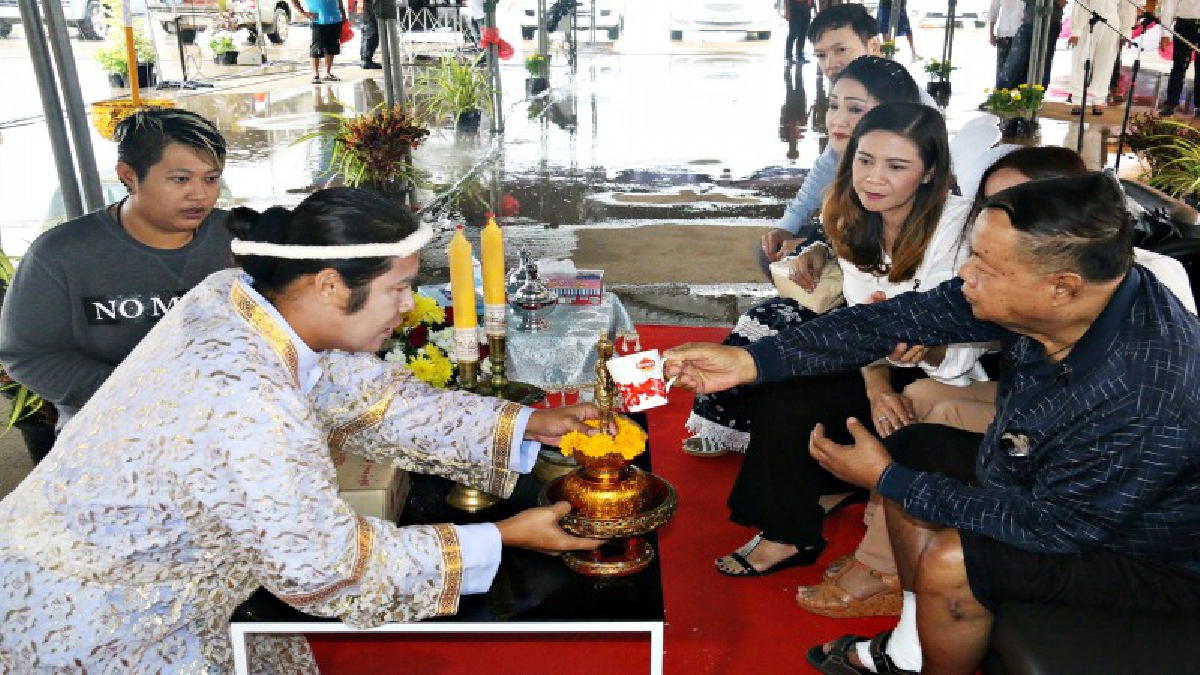 สัตหีบเตรียมเปิดตลาดศิวนารถนคร 700 ไร่ ตั้งศาลพระภูมิชัยมงคลและศาลตายาย เสริมเป็นสิริมงคล รองรับเศรษฐกิจที่โตขึ้น (ดูคลิป)