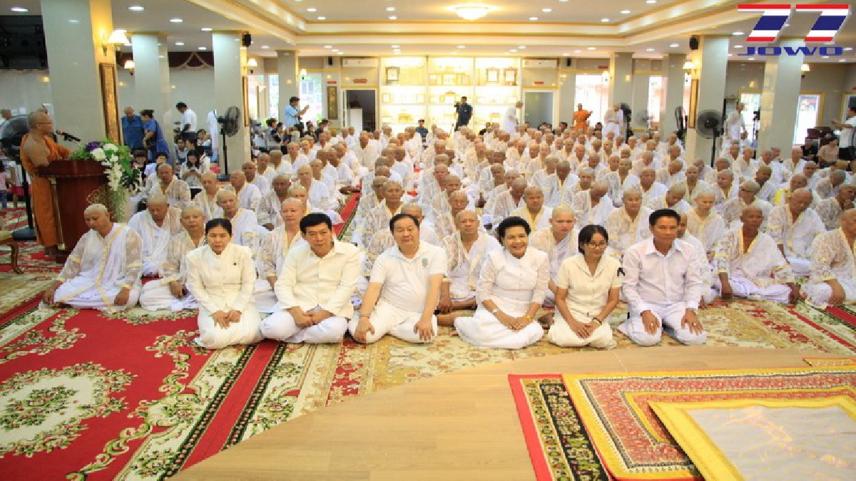 อบจ.ปราจีนบุรี ร่วมกับคณะสงฆ์ จัดโครงการบรรพชาอุปสมบท..ถวายเป็นพระราชกุศล มีผู้เข้าร่วมจำนวน 259 คน (ดูคลิป)