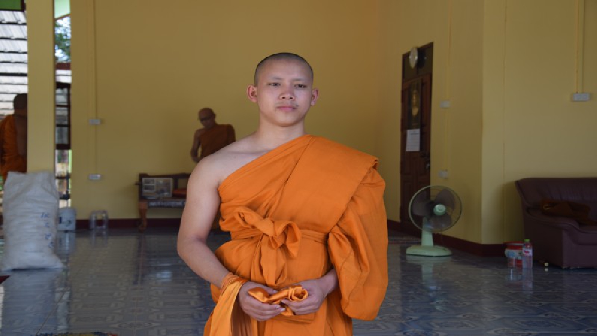 แฟนคลับแน่นวัด..!! บวชแล้ว "เบิ้ล ปทุมราช" ได้มีการทำพิธีปลงผมนาคและแห่ฉลองนาคไปแล้ว แฟนคลับมาแน่นวัด