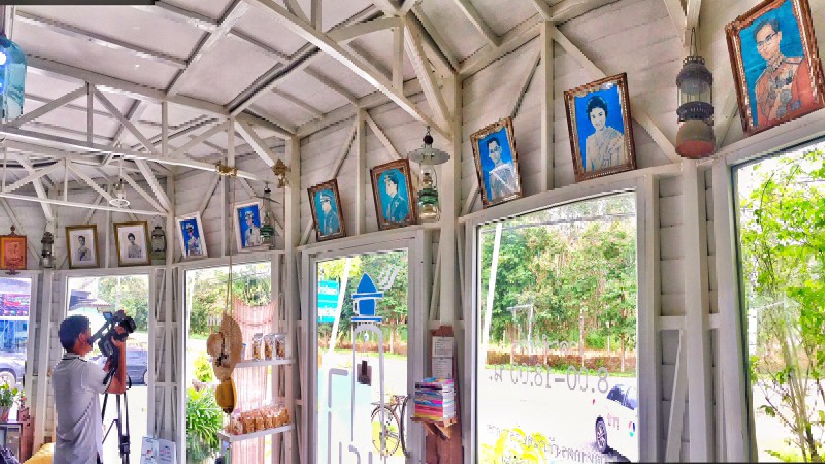 สะสมรูปในหลวงร.9-พระราชินี อายุกว่า 30-50 ปี เผยทั้งน้ำตาคือความทรงจำสิ่งเดียวที่มีค่า อยากให้เด็กรุ่นใหม่ซึมซับในหลวงทำเพื่อลูกหลาน