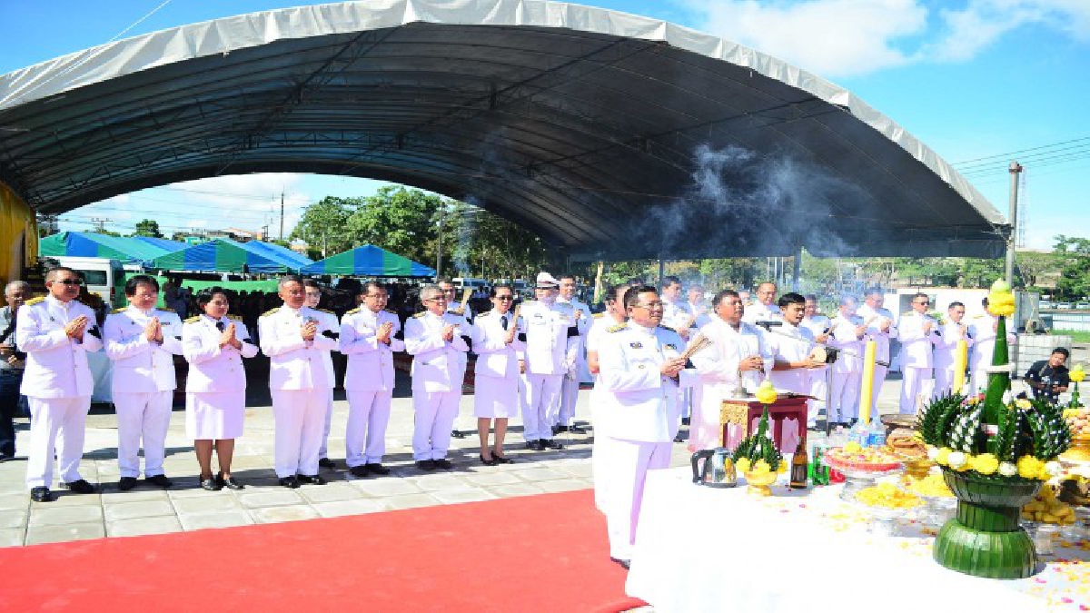 เมืองแห่งความจงรักภักดี!!จังหวัดระนองจัดพิธีบวงสรวงพระเมรุมาศจำลอง