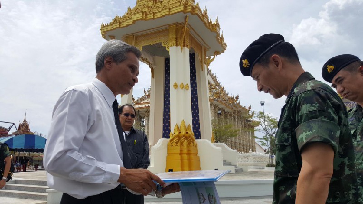 เร่งสร้างให้แล้วเสร็จ!! ผบ.มทบ.ที่ 17 ตรวจเยี่ยมพระเมรุมาศจำลอง จ.สุพรรณบุรีเสร็จ