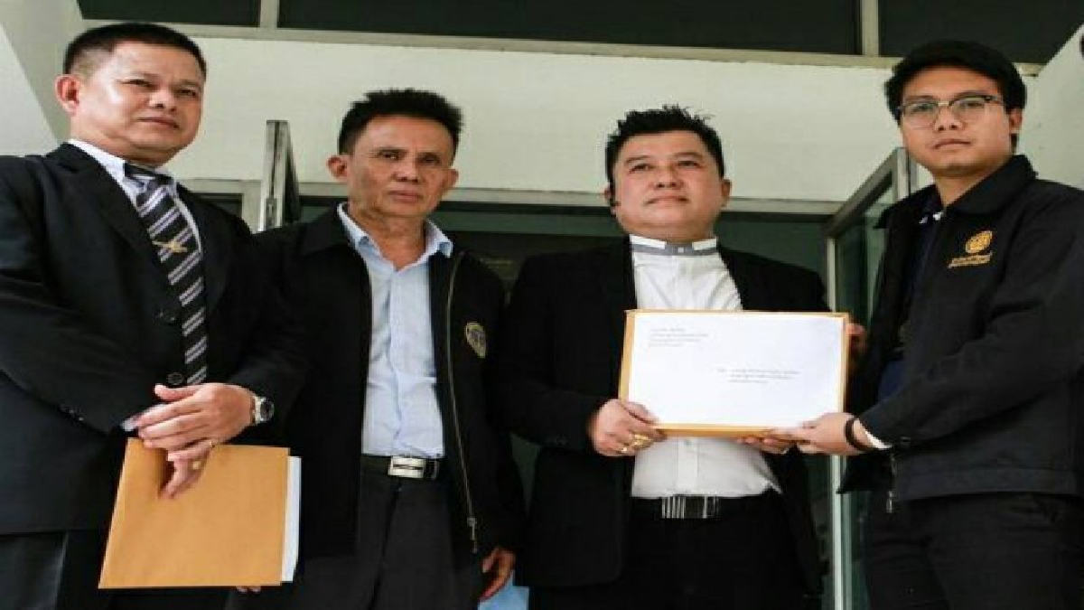 อุบลฯวุ่น!! ศาลอาญาคดีทุจริตฯ มีคำสั่งประทับรับฟ้อง กศจ.และ อนุกรรมการ กศจ.อุบลฯ กราวรูด 33 ราย ตั้งแต่ผู้ว่า-รองผู้ว่า บิ๊กทหาร ผู้ตรวจ