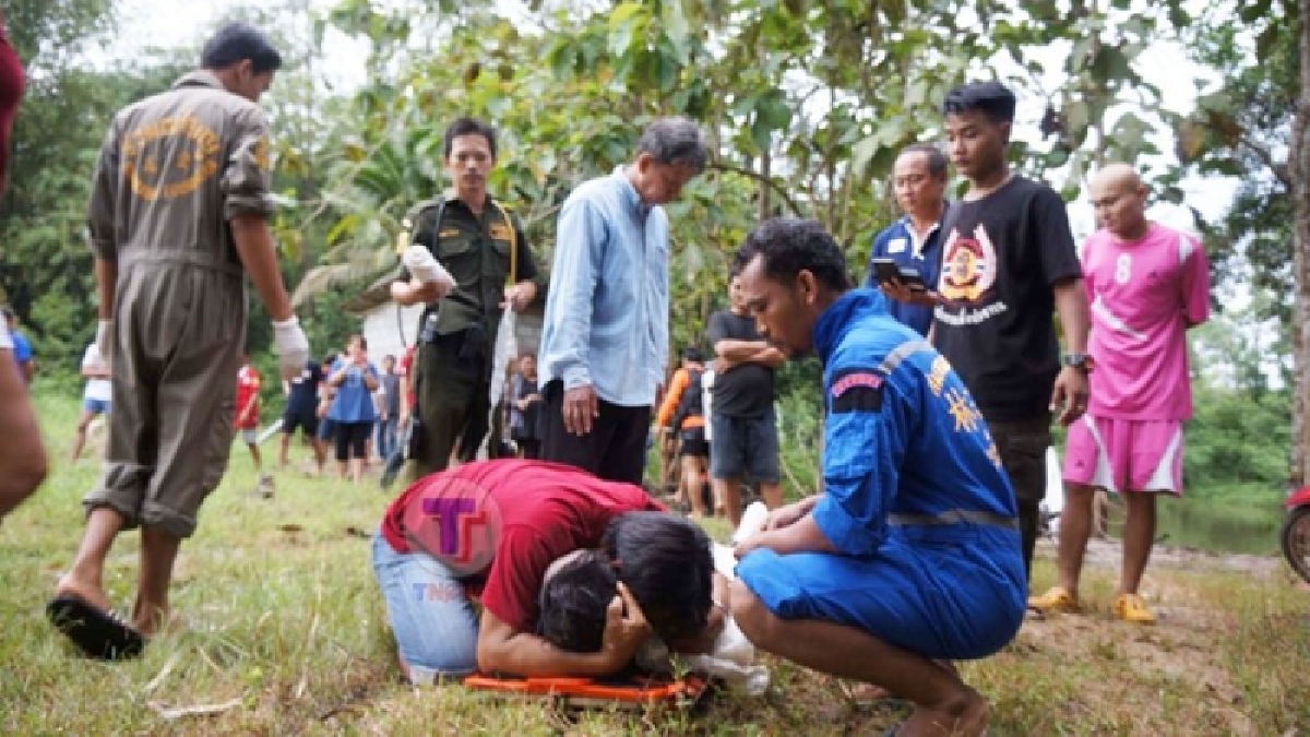 หนุ่มเครียดจัด หลังเพิ่งเลิกกับแฟนสาว โดดลงสระน้ำลึกต่อหน้าต่อตาคนในครอบครัว จมหาย เสียชีวิตสลด