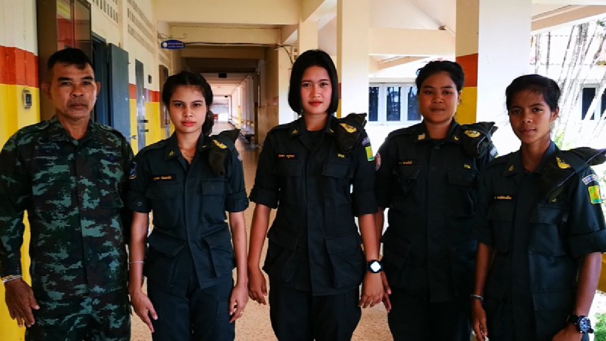 ได้ใจคนทั้งประเทศ !! เปิดใจ 4 สาว รด.ฮีโร่ เสี่ยงชีวิตช่วยคนประสบอุบัติเหตุ เผยวินาทีระทึก"คิดเพียงอย่างเดียว ต้องช่วยเขาให้ได้" (ดูคลิป)