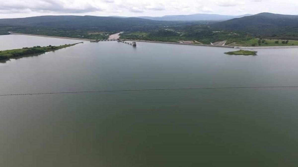 พิษณุโลก!! เขื่อนแควน้อยฯ น้ำล้นทะลุ 102% เพิ่มการระบายน้ำออกเป็นวันละ 24 ล้านลบ.ม. ขณะที่อุตุนิยมวิทยา คาดการณ์จะมีฝนฟ้าคะนองร้อยละ 80%..!!