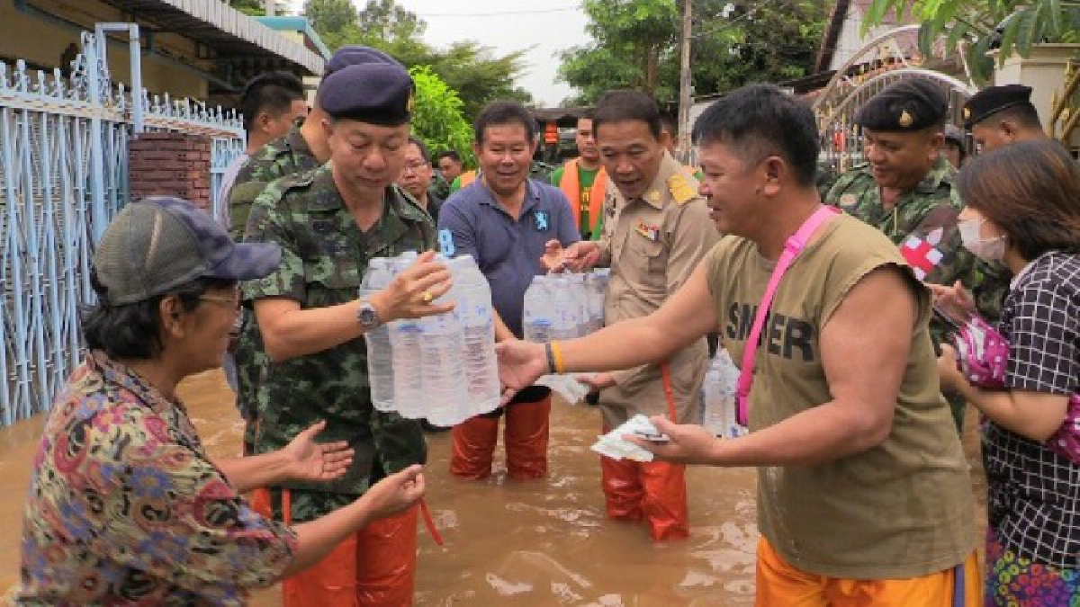 เตรียมตรวจความพร้อม!! กำลังพลและยุทโธปกรณ์เตรียมช่วยเหลือประชาชนในยามเกิดภัยพิบัติ พร้อมลงพื้นที่น้ำท่วมในเขตเทศบาลเมืองเพชรบูรณ์..!?