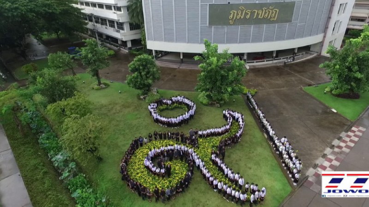 ขอทำด้วยใจ!! นศ.คณาจารย์ ราชภัฎอุตรดิตถ์ ปลูกต้นดาวเรือง รำลึกและสำนึกในพระมหากรุณาธิคุณ พระราชทานนาม "ราชภัฎ" พระราชทาน "พระราชลัญจกร"