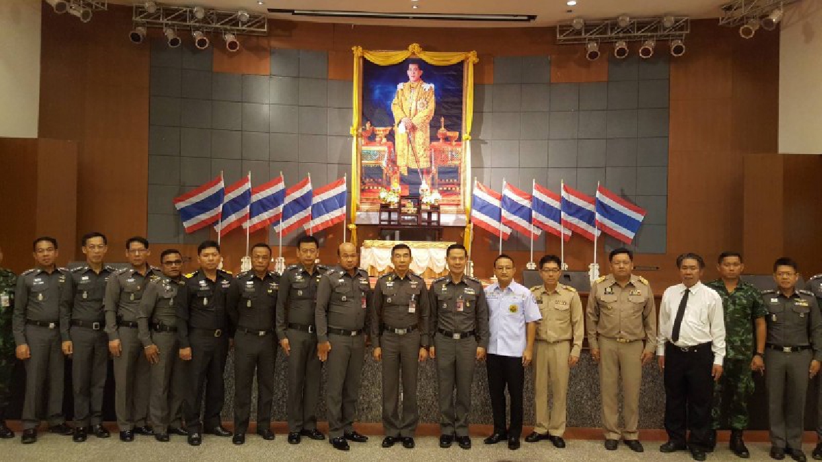 ทำดีเพื่อพ่อ..!! จัดพิธีอบรมจิตอาสาเฉพาะกิจ ด้านการรักษาความปลอดภัยและจราจร ประกาศเจตนารมณ์ "เราจะทำความดีด้วยหัวใจ" ..!!