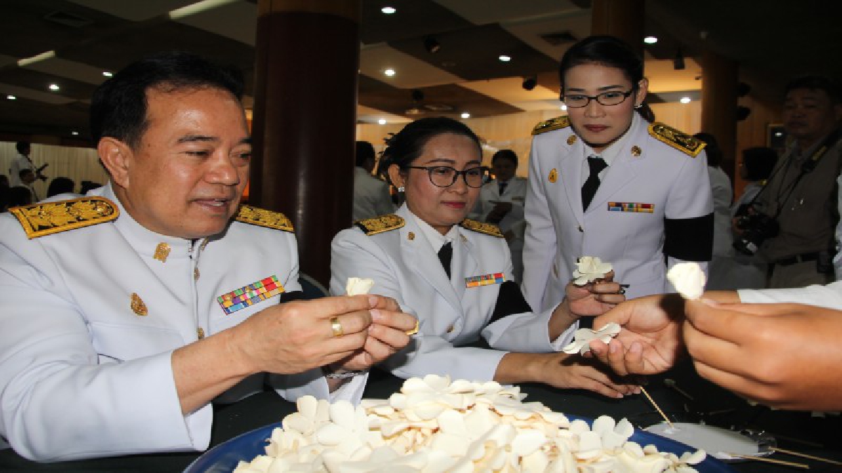 มรภ.กรุงเก่า บำเพ็ญกุศลเพื่อถวายพระราชกุศลครบรอบ 1  ปี วันสวรรคต พระบาทสมเด็จพระปรมินทรมหาภูมิพลอดุลยเดช บรมนาถบพิตร (ดูคลิป)