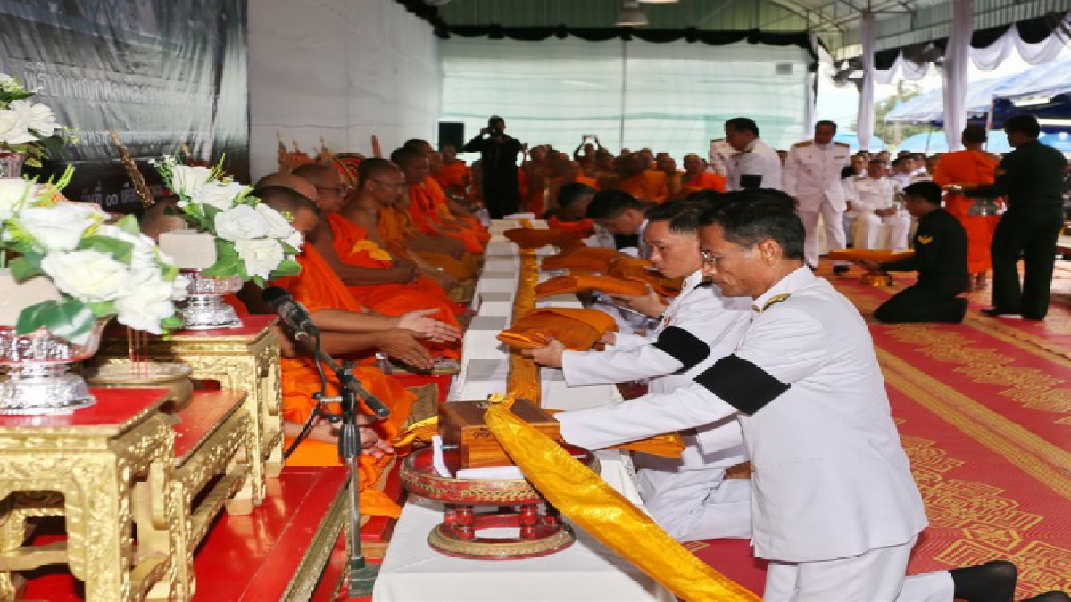 พสกนิกรชาวแม่สะเรียง ร่วมใจบำเพ็ญกุศล ถวายเป็นพระราชกุศล ครบ 1 ปี วันสวรรคต ในหลวงรัชกาลที่ 9