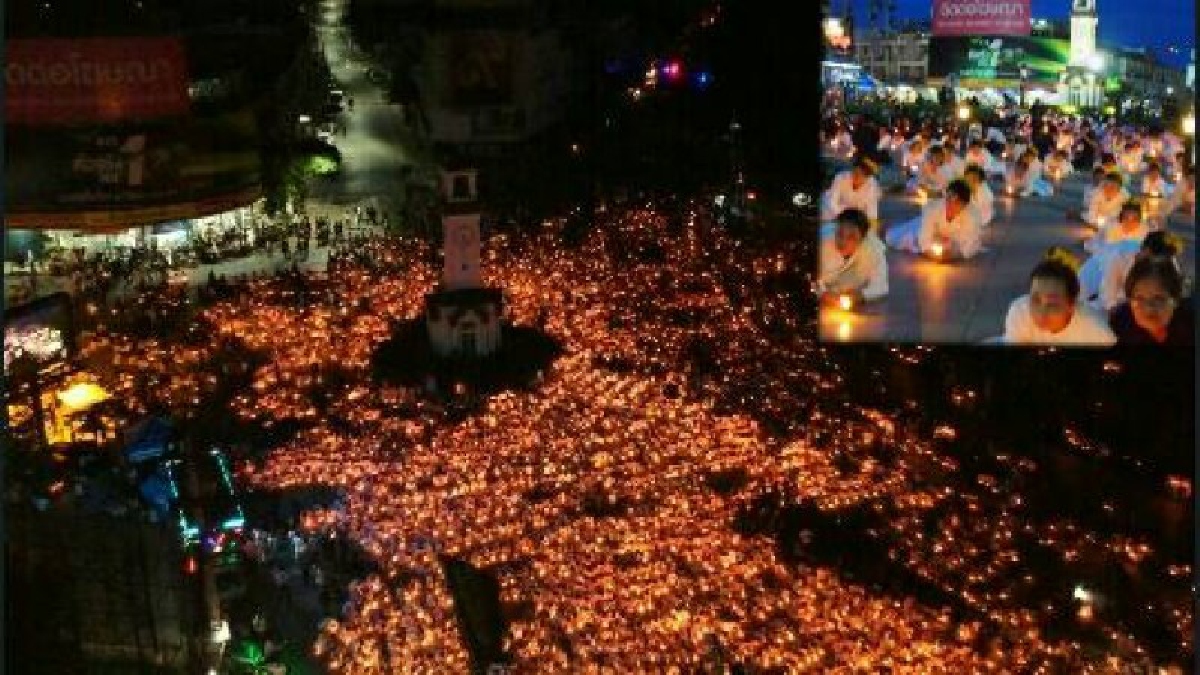 กราบพ่อครั้งสุดท้าย !! ชาวลำปางนับหมื่น รวมใจเป็นหนึ่งเดียว สวดพระพุทธมนต์สวดคาถาพิเศษฟ้อนเทียนน้อมอาลัยครบ 1 ปีวันสวรรคตในหลวง ร.9 (คลิป)